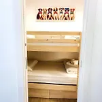 Hébergement de vacances Skol 350. Great 2 Bedroom In Skol Marbellac